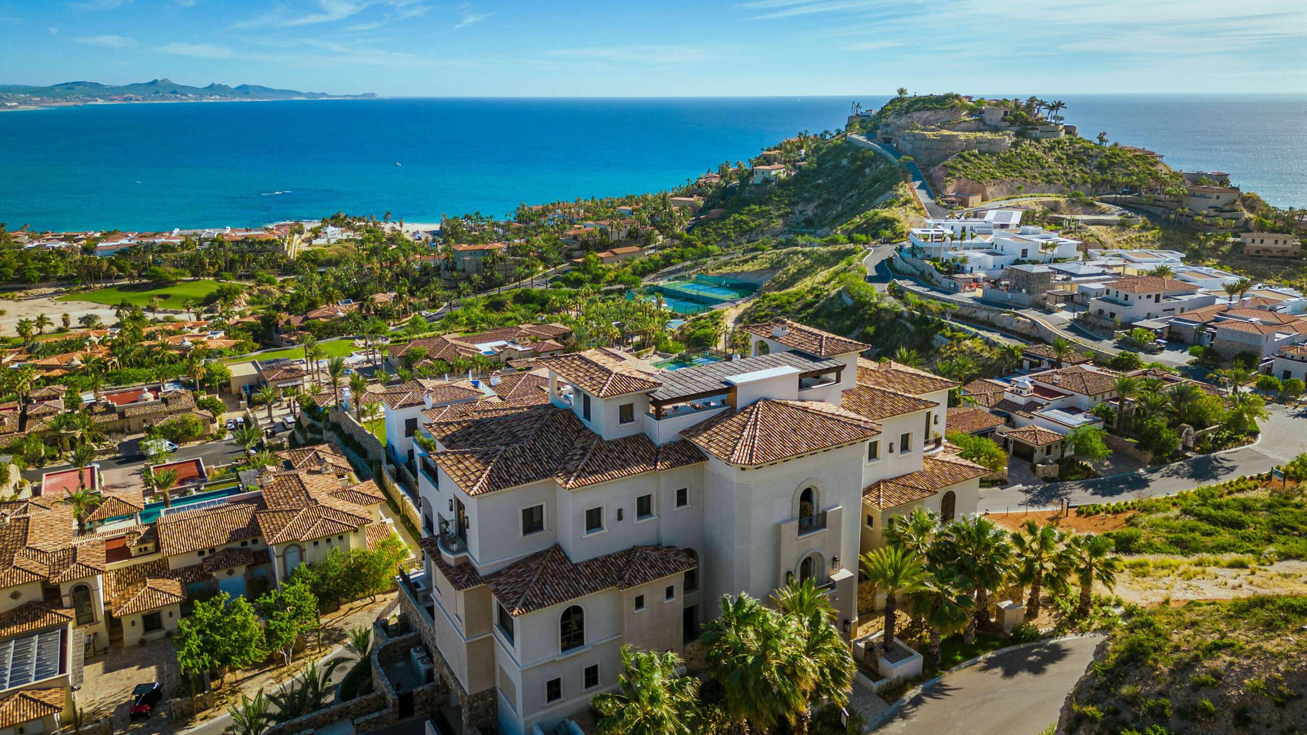 Cove Club Las Ventanas Luxurious 3-bedroom, 3.5-bath residence at Las Ventanas al Paraíso, A Rosewood Resort. This tranquil retreat features an expansive ocean- for sale